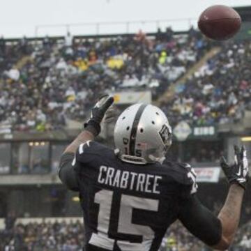 Será lo antiguo que sea, pero no hay muchas cosas mejores que presenciar un partido de los Raiders en su Estrella de la Muerte. Ese estadio, y eso público, sí que los echaremos de menos cuando falten.