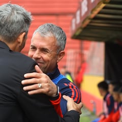 A Gustavo Álvarez le preguntaron sobre la opción de dirigir a Colo Colo y así respondió