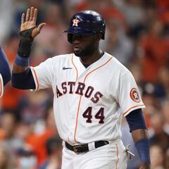 Yordan Álvarez impulsa a los Astros a la Serie Mundial