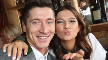 Robert Lewandowski y su esposa Anna 