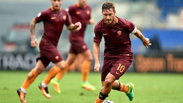 Roma gana con un inmenso Totti: "¿Por qué retirarme?"