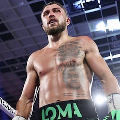Lomachenko boxeó lesionado