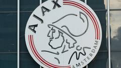 El cuadro de Amsterdam venci&oacute; 2-0 a su rival y sigue en el primer puesto de la Eredivisie, el mexicano se qued&oacute; en la banca.