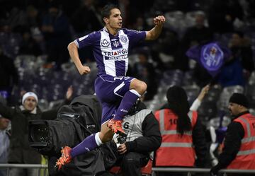 El delantero fichó en 2016 procedente del Tolouse a cambio de 9,5 millones de euros. El francés tenía la difícil tarea de hacer olvidar a Gameiro. Esta temporada ha explotado su mejor virtud goleadora junto con André Silva. En Liga ha jugado 345 minutios en seis partidos en los que ha marcado cinco goles y ha dado dos asistencias.