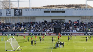 Estadio Alfredo Di Stéfano lleno hasta la bandera para presenciar el entrenamiento del Real Madrid.