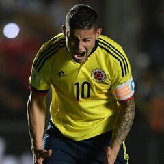 El entrenador de Ecuador arremete contra James Rodríguez