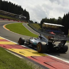 Hamilton, más leyenda: iguala a 68 poles a Schumacher
