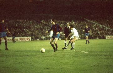 El Flaco revolucionó el fútbol holandés y mundial. Su fichaje por el Barça fue el fichaje más caro del momento. Más de 400 goles salieron de sus botas.