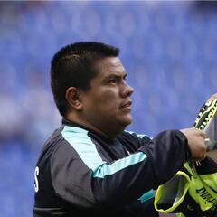 Marchesín deja la portería del Santos... y se va de delantero