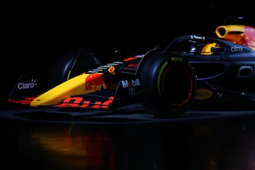 Presentaci¨®n del RB18, el nuevo monoplaza de Red Bull Racing que pilotar¨¢ Sergio P¨¦rez y Max Verstappen.