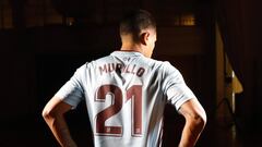 Jeison Murillo posa con la camiseta del Celta durante su presentaci&oacute;n en enero.