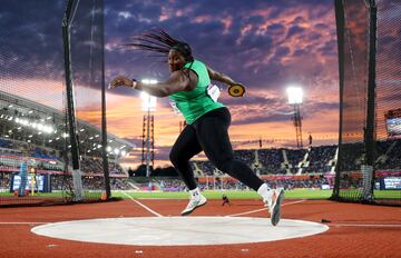 La nigeriana Chioma Onyekwere compite durante la final de lanzamiento de disco femenino el quinto día de los Juegos de la Commonwealth de Birmingham 2022. 