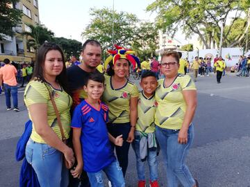 Los aficionados hacen presencia en el Alfonso López de Bucaramanga, previo al inicio de la fase final del Torneo Preolímpico 2020. Colombia, Brasil. Argentina y Uruguay por los dos cupos a Tokio. 