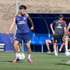 Defensa de cinco, Almada o Baena en la izquierda y velocidad arriba