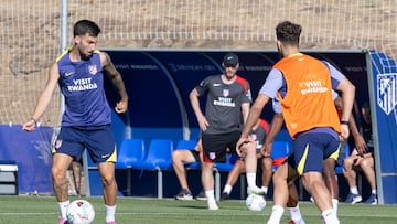 Defensa de cinco, Almada o Baena en la izquierda y velocidad arriba
