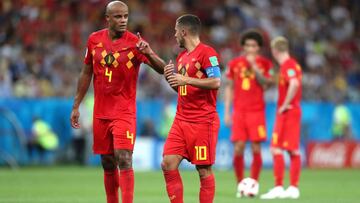 Kompany y Hazard hablan en el partido ante Jap&oacute;n.