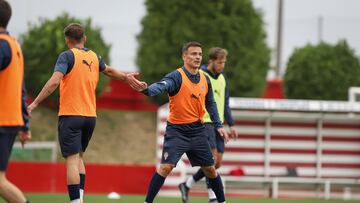 13-10-23. ROQUE MESA, EN UNA IMAGEN DEL ENTRENAMIENTO DEL SPORTING.