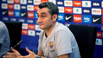 GRAF1110. SANT JOAN DESP&Iacute; (BARCELONA), 06/10/2018.- El entrenador del Barcelona, Ernesto Valverde, durante la rueda de prensa que ofrece hoy en Sant Joan Desp&iacute; (Barcelona), previa al partido que su equipo disputar&aacute; este domingo frente