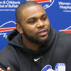 La plantilla de los Bills se rien del novato Eric Striker y sus alitas