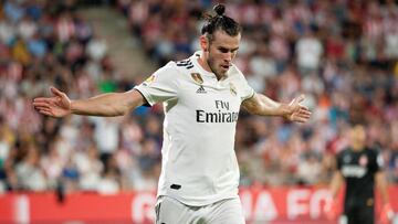 El delantero galés del Real Madrid, Gareth Bale, celebra el tercer gol del equipo blanco durante el encuentro correspondiente a la segunda jornada de primera división que han disputado esta noche frente al Girona en el estadio Municipal Mont