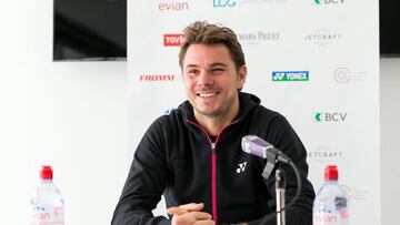 EPA1416. GINEBRA (SUIZA), 01/12/2017.- El tenista suizo Stan Wawrinka sonríe durante una rueda de prensa en Ginebra, Suiza, hoy 1 de diciembre de 2017. EFE/ Cyril Zingaro