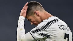 Juventus&#039; Portuguese forward Cristiano Ronaldo reacts after missing a goal opportunity during the Italian Serie A football match Juventus vs Cagliari on November 21, 2020 at the Juventus stadium in Turin. (Photo by MIGUEL MEDINA / AFP)