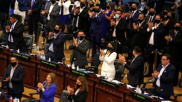 La Nueva Asamblea Legislativa de El Salvador destituyó a los magistrados de la Sala de lo Constitucional de la Corte Suprema de Justicia y al Fiscal General.