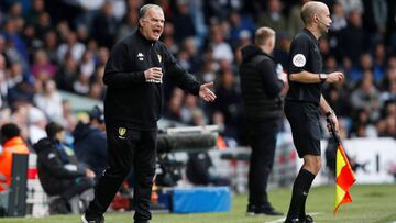 Marcelo Bielsa, en un partido del Leeds United.