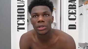 Le sale de dentro: Tchoaumeni se sincera sobre lo que siente un jugador en su primer partido en el Bernabéu