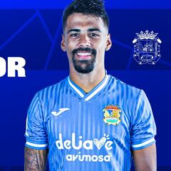 Agitación en el Torres: renovación de Ibán y dos presentaciones