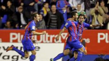 Rub¨¦n ense?a el camino del gol a un Negredo sin punter¨ªa