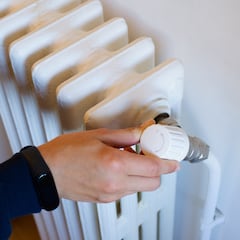 Gasta menos en tu factura de la calefacción: el inesperado objeto en todo cuarto de baño que te permitirá ahorrar