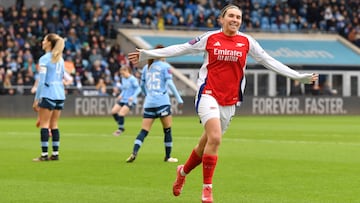 Mariona Caldentey celebra su gol al Manchester City en la victoria del Arsenal por 3-4.