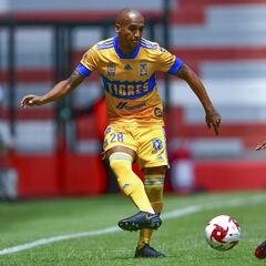 Entrena Tigres sin 'Chaka' como titular