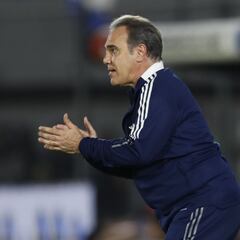 La decisión que medita Martín Lasarte tras perder a dos titulares