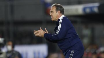 La decisión que medita Martín Lasarte tras perder a dos titulares