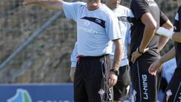 <b>A LA ESPERA. </b>Herrera aguarda la llegada de uno o dos refuerzos.