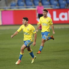 Las Palmas y Girona se retan esta noche con los playoff en juego