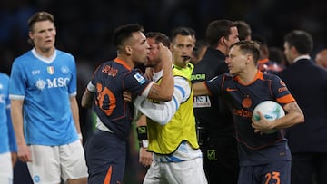 Soccer Football - Serie A - Napoli v Inter Milan - Stadio Diego Armando Maradona, Naples, Italy - October 25, 2025 Inter Milan's Lautaro Martinez reacts towards Napoli coach Antonio Conte REUTERS/Ciro De Luca