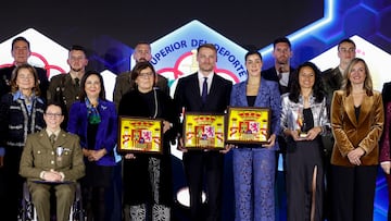 Los premiados, con sus distinciones.