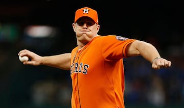 Watt realizó su lanxamiento en el Minute Maid Park para los Astos el 31 de marzo de 2013 cuando enfrentaron a los Rangers.