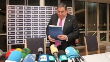 Lendoiro busca una salida para el Depor.