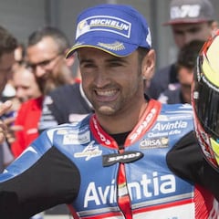 Barberá, con la Ducati oficial del lesionado Iannone en Japón