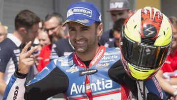 Barberá, con la Ducati oficial del lesionado Iannone en Japón