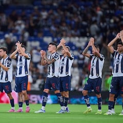 Rayados golea a Necaxa y llega al liderato