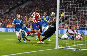 1-2. Stefan Savic marcó el primer gol.