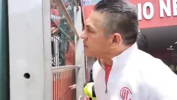 ‘Nacho’ Ambriz discute con aficionado tras el empate de Toluca vs Juárez