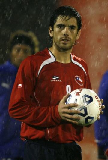 En la Copa Intercontinental de Malasia, Gazale fue la figura de la Sub 23 B alineada por Eduardo Berrizo. Sus buenas actuaciones en el torneo le valió ser considerado por Bielsa en la selección mayor. Su carrera nunca pudo despegar. Actualmente desarrolla su carrera en Deportes Concepción.