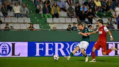 Carlos Vicente es el bálsamo del Racing de Ferrol