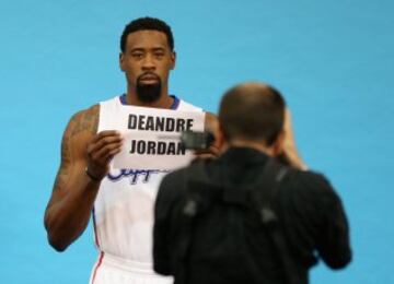 DeAndre Jordan, el pívot de los Clippers, posa ante los fotógrafos a las puertas de una temporada en la que tratará de ser el bastión defensivo de su equipo.